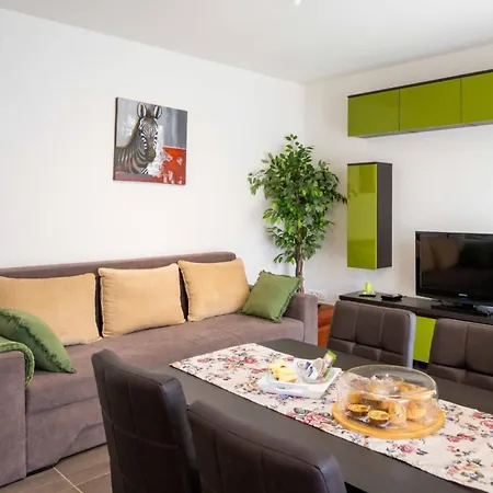 Superbe Loft Center Of Bike Parking Apartment *
